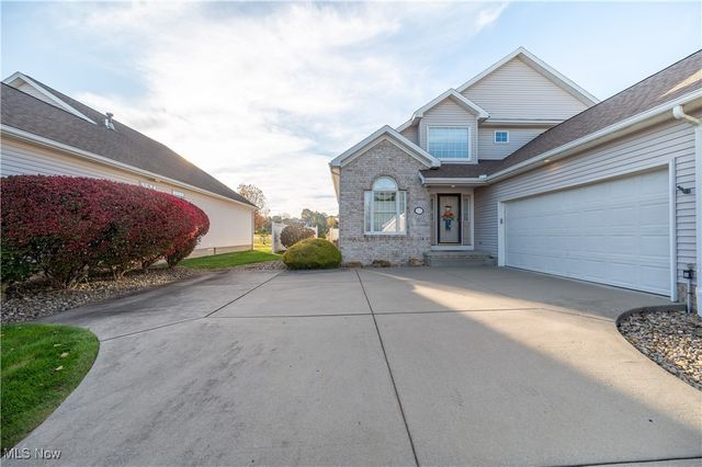 8550 Ivy Hills Drive 15, Poland, OH 44514