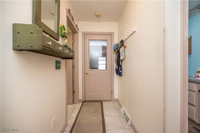 8550 Ivy Hills Drive 15, Poland, OH 44514