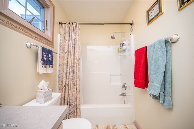 8550 Ivy Hills Drive 15, Poland, OH 44514