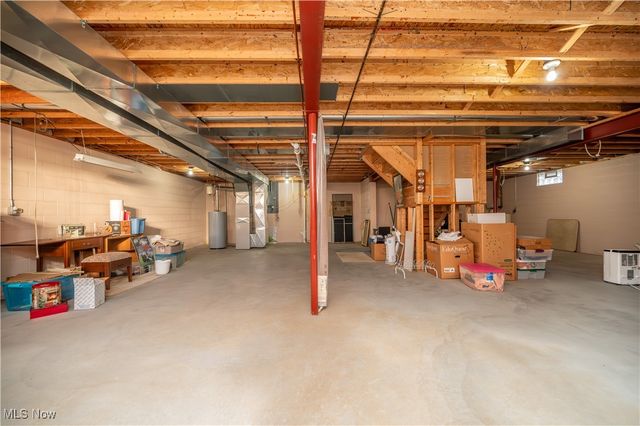 8550 Ivy Hills Drive 15, Poland, OH 44514