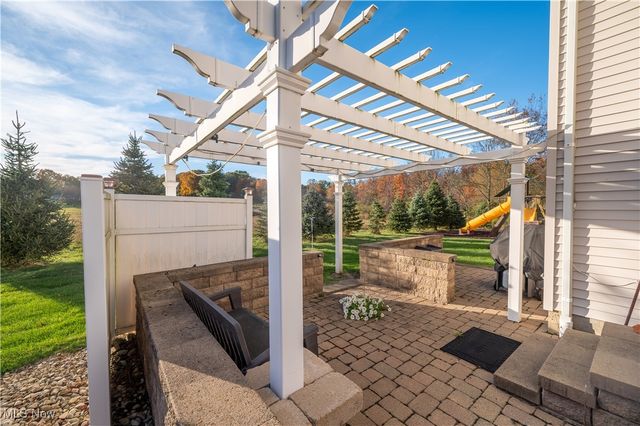 8550 Ivy Hills Drive 15, Poland, OH 44514