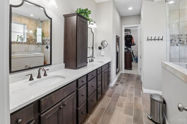 4986 Concorde Alley, Blue Ash, OH 45242