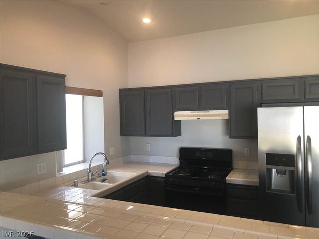 916 Clubview Drive, Henderson, NV 89015
