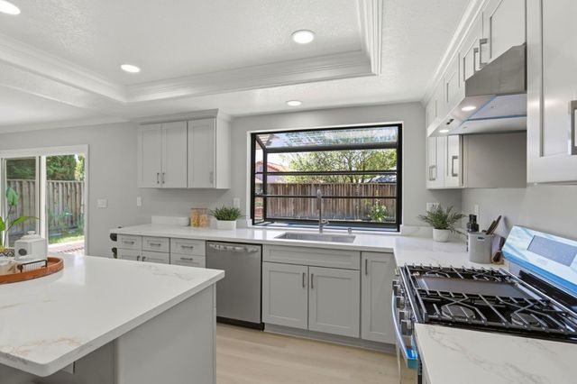 895 Del Vaile Court, Milpitas, CA 95035