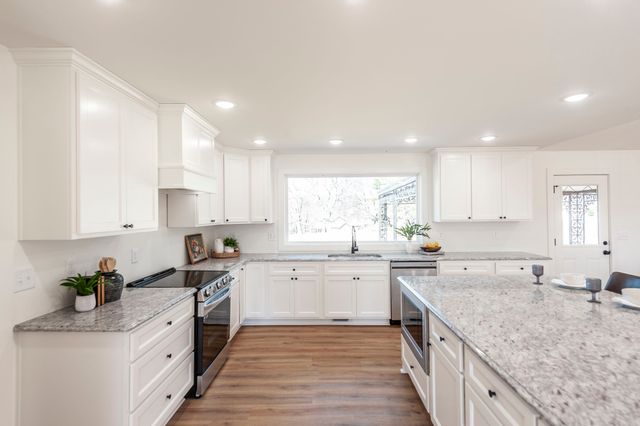 704 Emily Dr, Goodlettsville, TN 37072