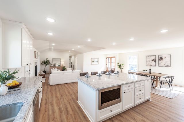 704 Emily Dr, Goodlettsville, TN 37072