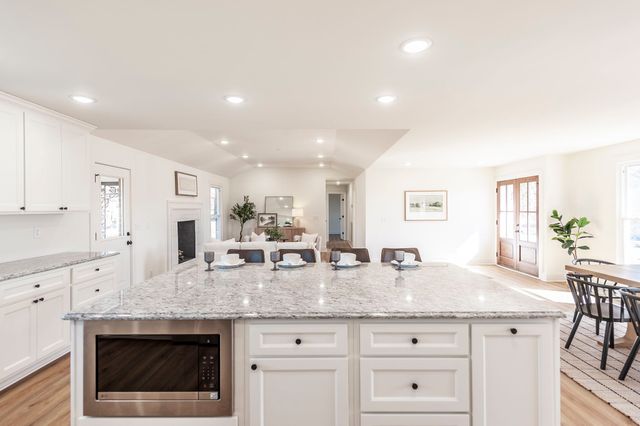 704 Emily Dr, Goodlettsville, TN 37072