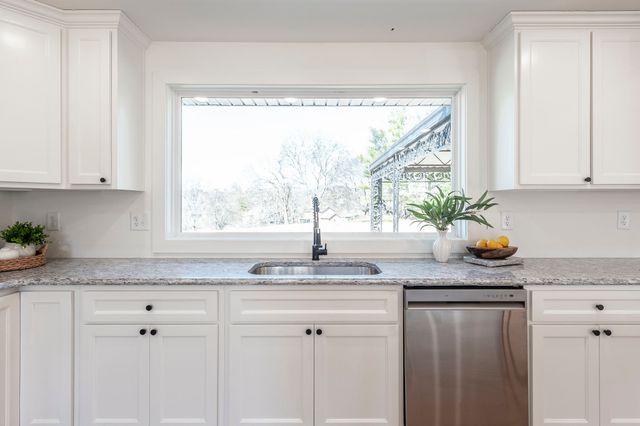 704 Emily Dr, Goodlettsville, TN 37072