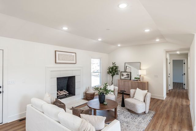 704 Emily Dr, Goodlettsville, TN 37072