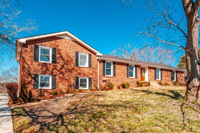 704 Emily Dr, Goodlettsville, TN 37072