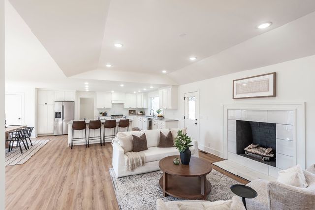 704 Emily Dr, Goodlettsville, TN 37072