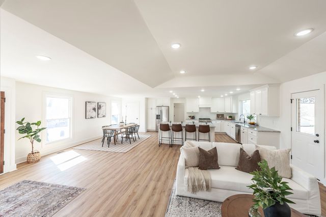 704 Emily Dr, Goodlettsville, TN 37072