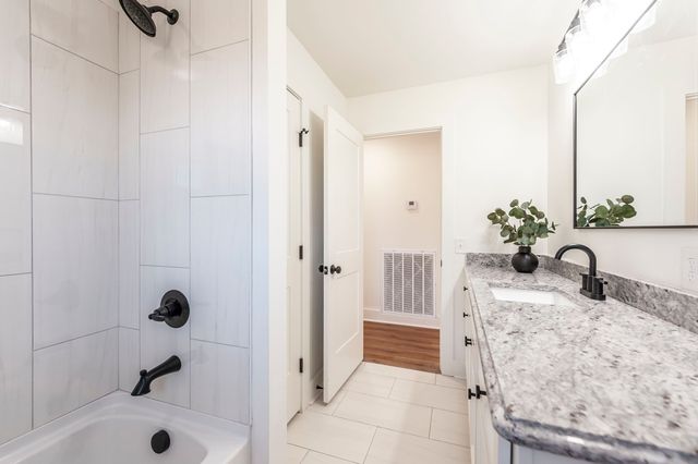 704 Emily Dr, Goodlettsville, TN 37072