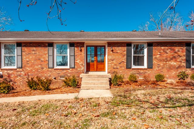 704 Emily Dr, Goodlettsville, TN 37072