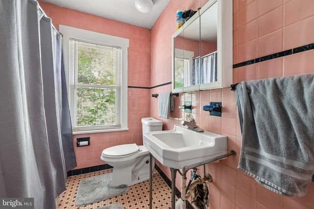 410 WEATHERBY AVE, Swedesboro, NJ 08085