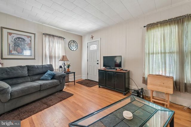 410 WEATHERBY AVE, Swedesboro, NJ 08085