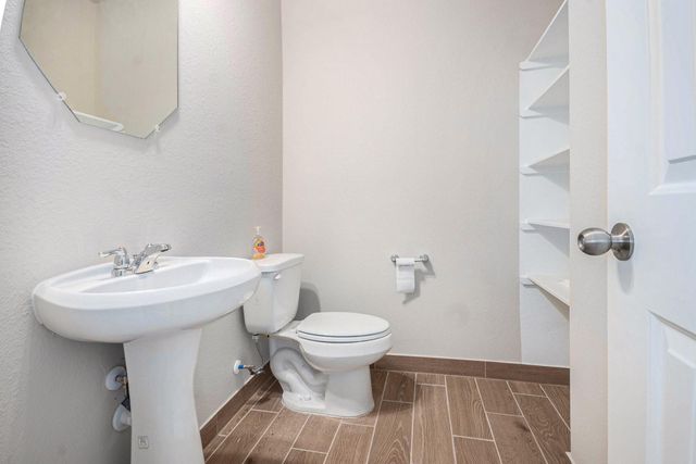 25 Carmel Drive, Manvel, TX 77578