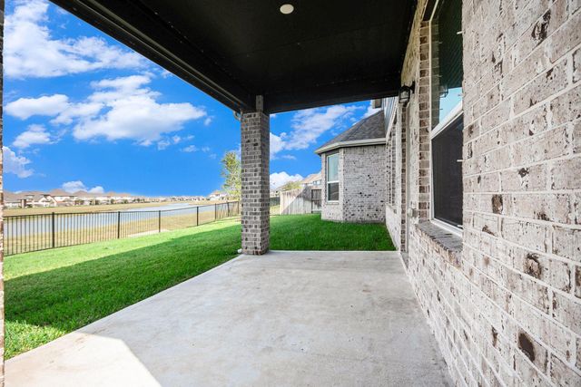 25 Carmel Drive, Manvel, TX 77578