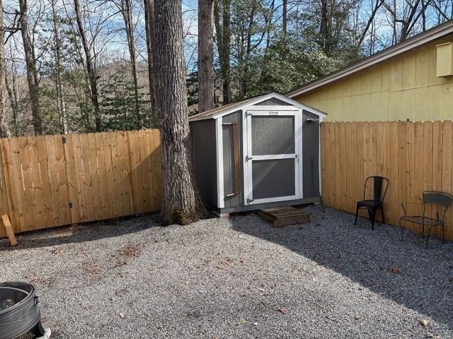 638 Ruby Lake Drive, Hiawassee, GA 30546