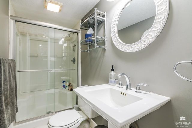 905 Vine Street, Wamego, KS 66547