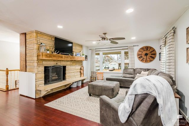 905 Vine Street, Wamego, KS 66547