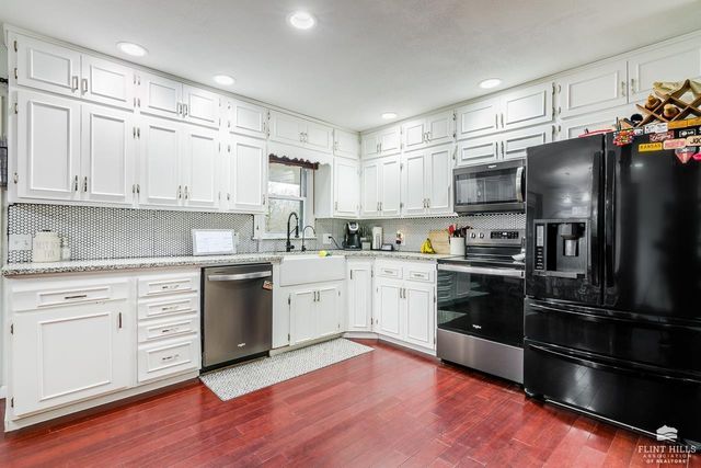 905 Vine Street, Wamego, KS 66547