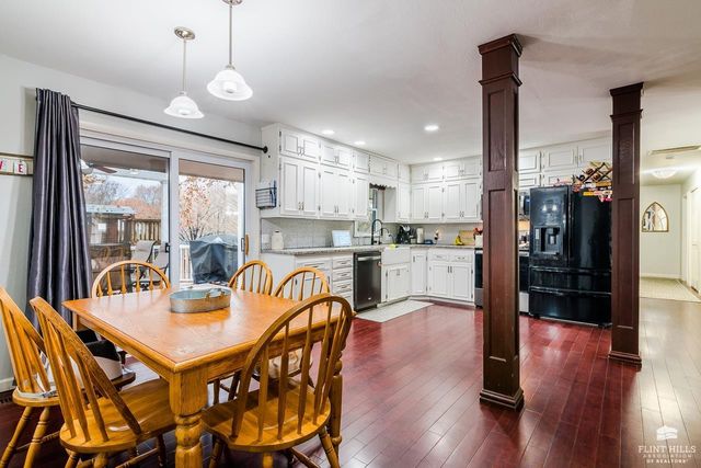 905 Vine Street, Wamego, KS 66547