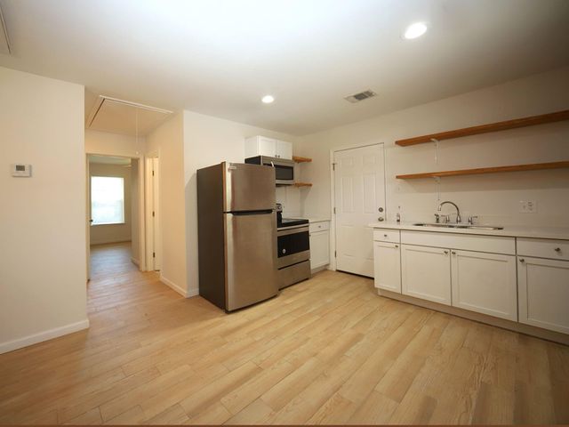 6709 Greenhurst Street A, Houston, TX 77091