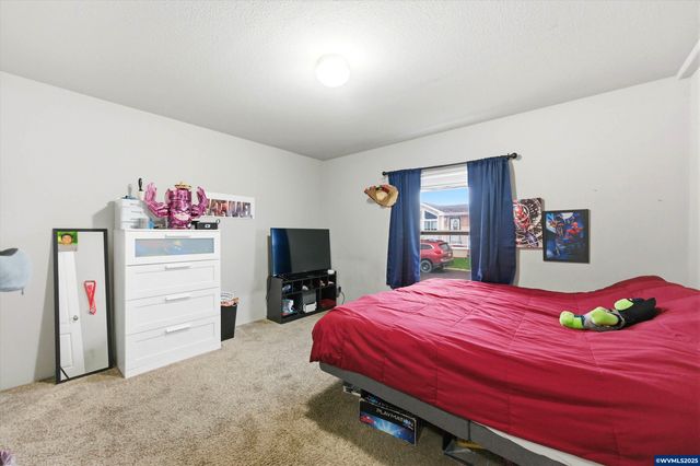 5217 Silver Lp NE 209, Salem, OR 97305