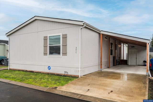 5217 Silver Lp NE 209, Salem, OR 97305