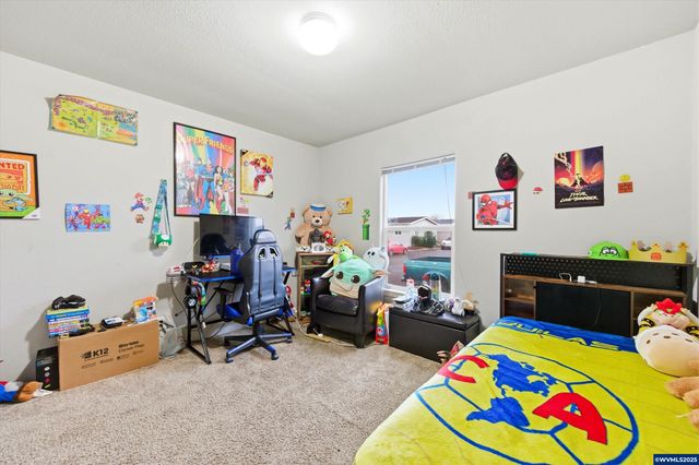 5217 Silver Lp NE 209, Salem, OR 97305