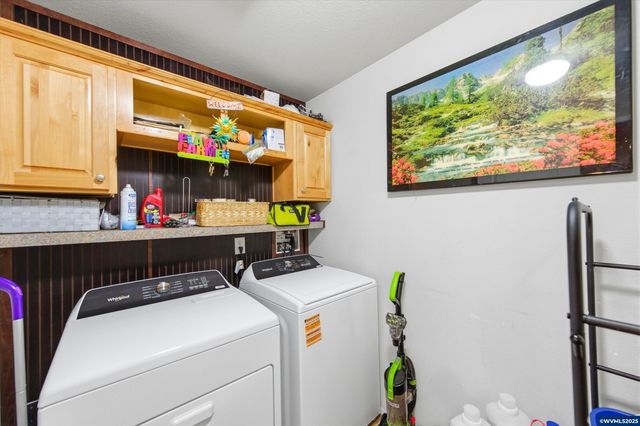 5217 Silver Lp NE 209, Salem, OR 97305