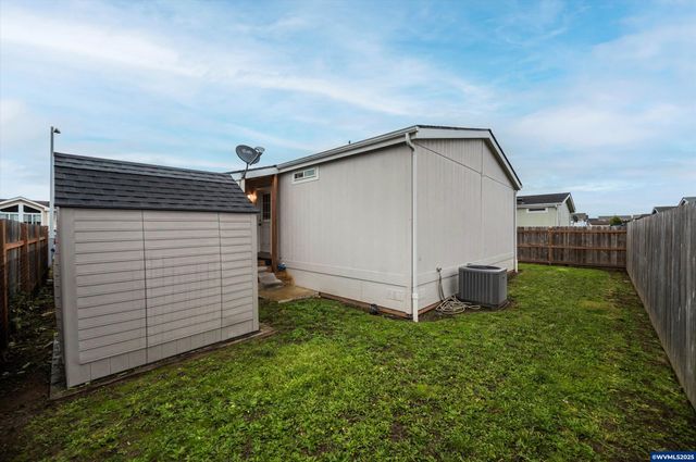 5217 Silver Lp NE 209, Salem, OR 97305