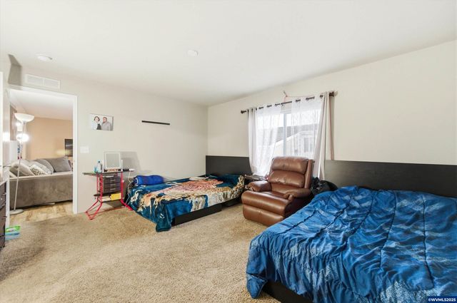 5217 Silver Lp NE 209, Salem, OR 97305