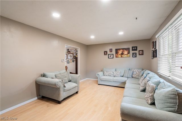 457 S Colonial Drive, Cortland, OH 44410