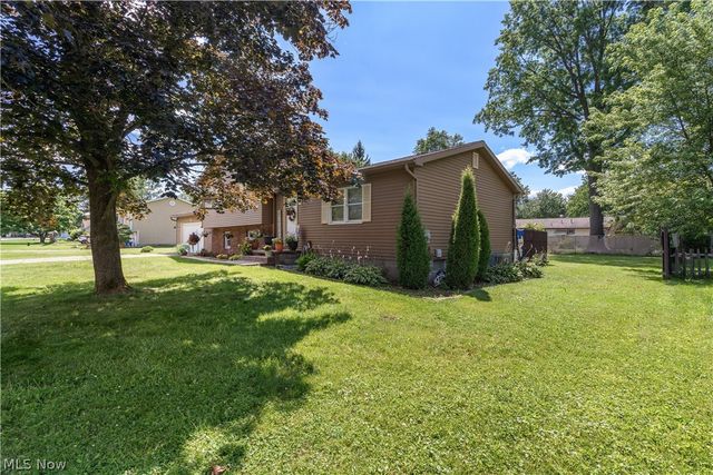 457 S Colonial Drive, Cortland, OH 44410