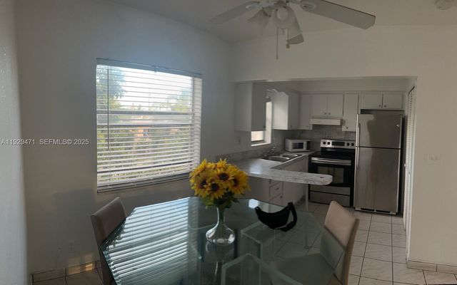 2420 Johnson St 303, Hollywood, FL 33020