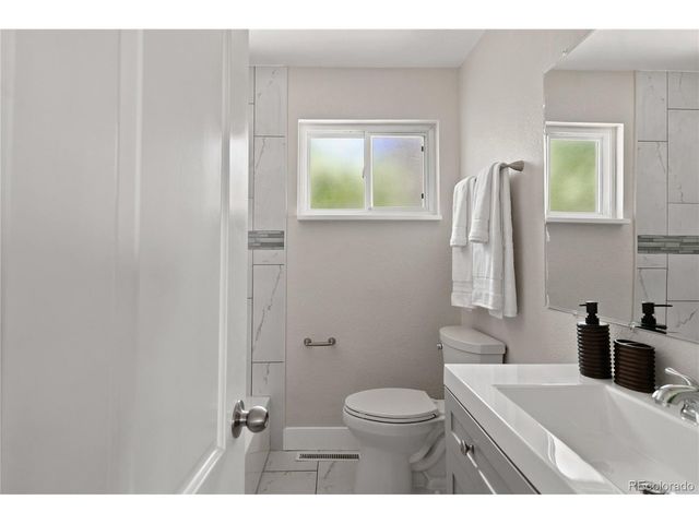 2564 Fenton St, Edgewater, CO 80214
