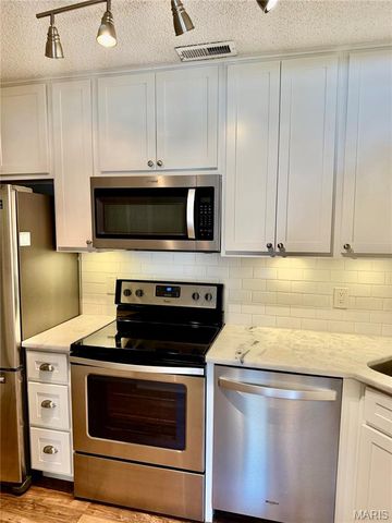 9163 Robin Court, St Louis, MO 63144