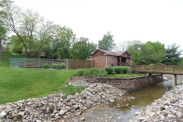 9163 Robin Court, St Louis, MO 63144
