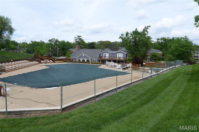 9163 Robin Court, St Louis, MO 63144