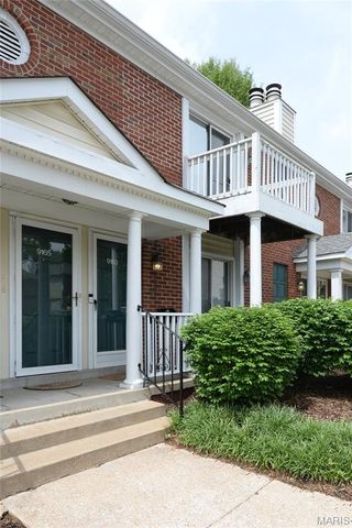9163 Robin Court, St Louis, MO 63144
