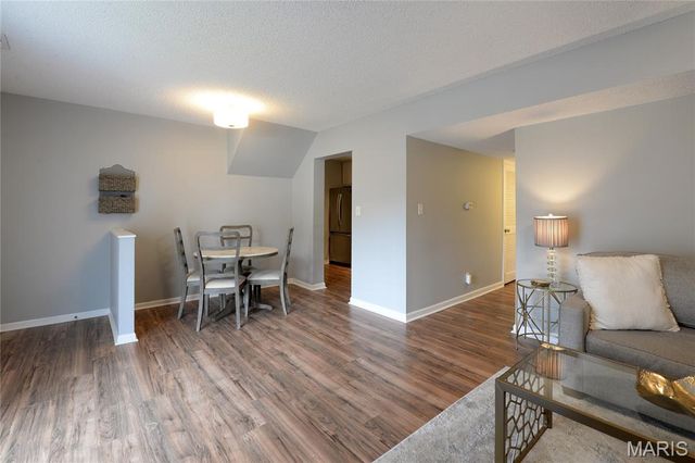 9163 Robin Court, St Louis, MO 63144