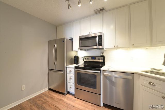 9163 Robin Court, St Louis, MO 63144