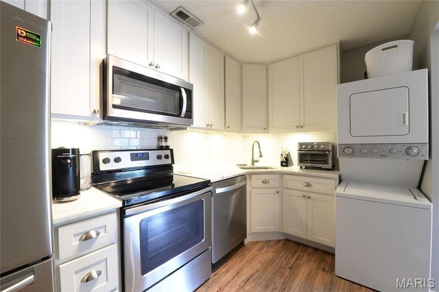 9163 Robin Court, St Louis, MO 63144