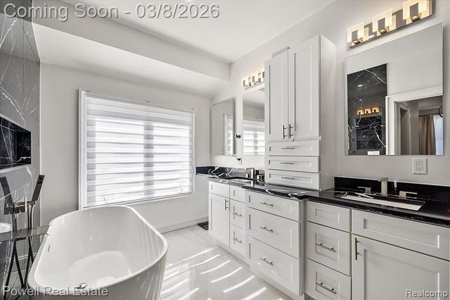 63190 Turnberry Way, Washington, MI 48095