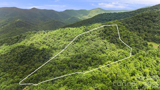 158 Sugar Cove Road, Weaverville, NC 28787
