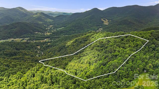 158 Sugar Cove Road, Weaverville, NC 28787
