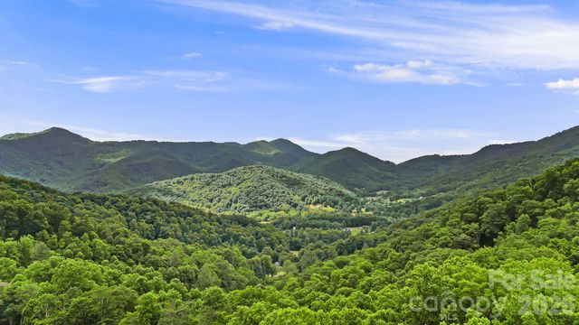 158 Sugar Cove Road, Weaverville, NC 28787
