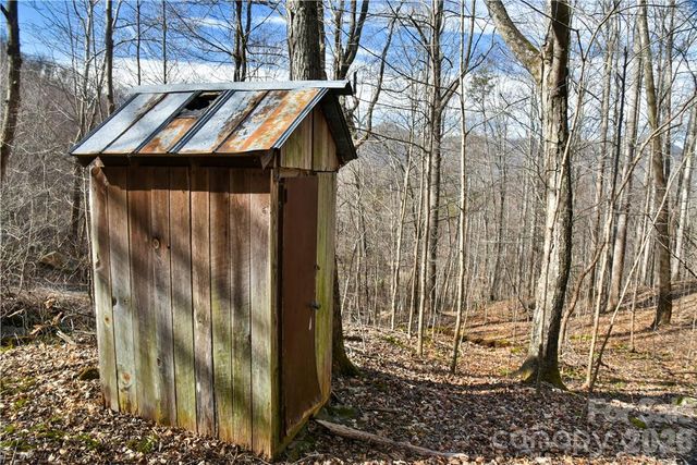 158 Sugar Cove Road, Weaverville, NC 28787